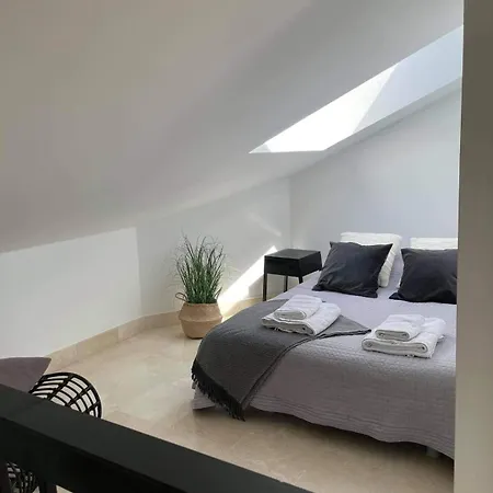 Apartment Penthouse With Sea Views In *