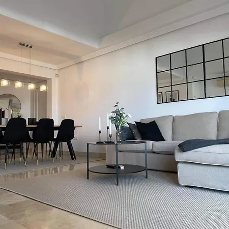 Apartment Penthouse With Sea Views In *