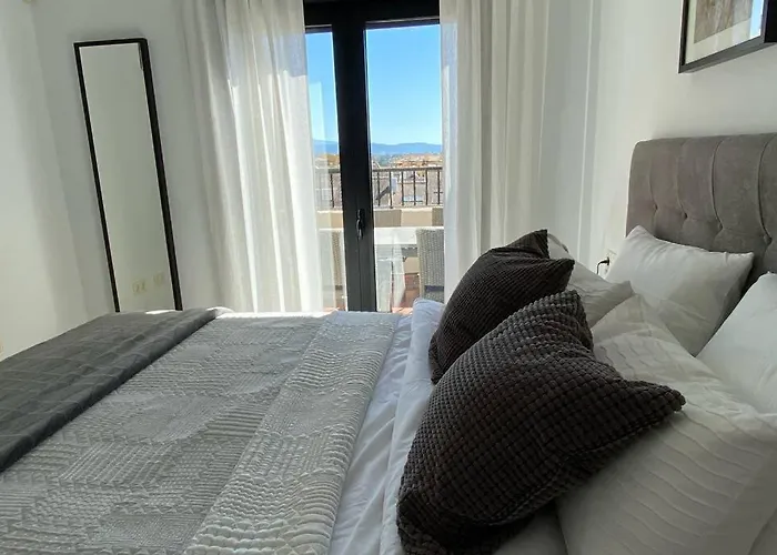 Apartamento Penthouse With Sea Views In Marbella